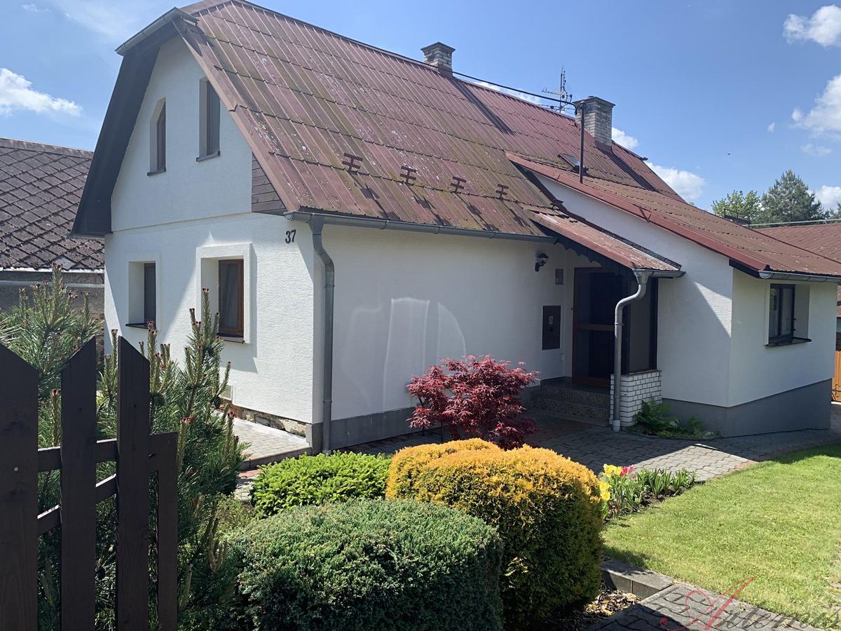 Prodej rodinného domu 200 m², pozemek 1097 m²